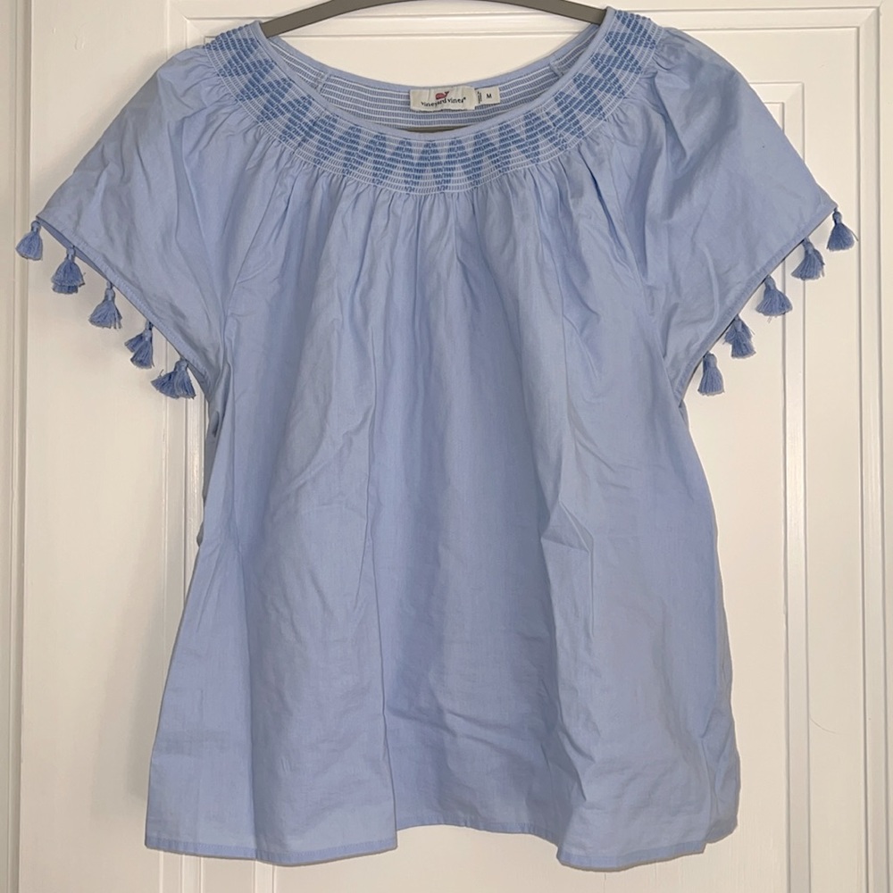 ☀️ VINEYARD VINES Tassel sleeve top ☀️